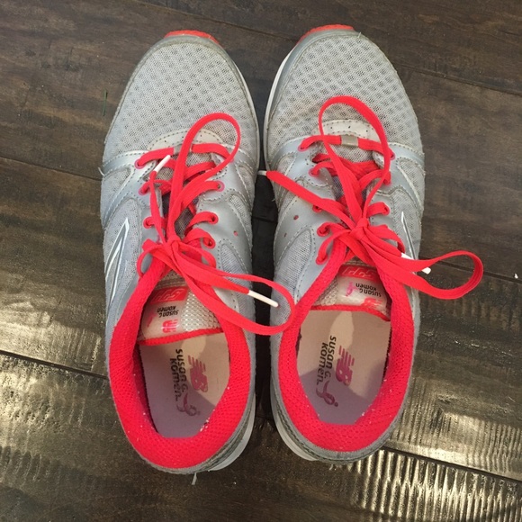 Women's New Balance Shoes - Picture 6 of 9